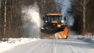 JCB Fastrac mit dem Schneepflug unterwegs Produktvideo  LandtechnikTV [upl. by Anelahs612]