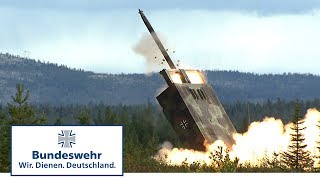 Historischer Raketenabschuss – Bundeswehr feuert Hochpräzisionsmunition in Schweden ab [upl. by Aynotal]