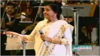 Chura Liya Hai Tumne Live by Asha Bhosle [upl. by Carmelia]