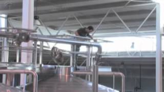 Video de prevención de riesgos laborales en las bodegas andaluzas [upl. by Dorahs358]