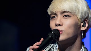 Jonghyun lead singer of Kpop band SHINee dies at 27 [upl. by Baum]